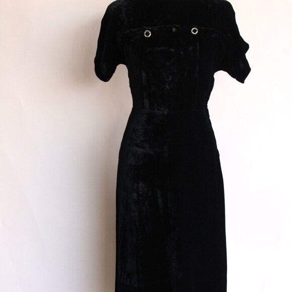 Vintage 1940s Dress, Cirilo Black Velvet Dress With Rhinestone Embellishment - Picture 3 of 12